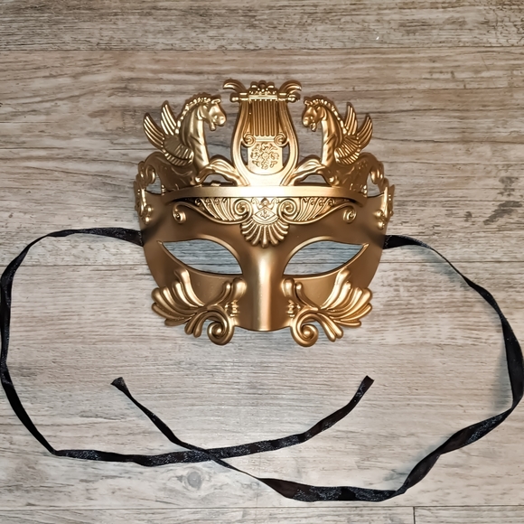 Unisex Masquerade Ball Mask | Gold Goddess or Gladiator Mask | Elegant Eclectic - Picture 2 of 4